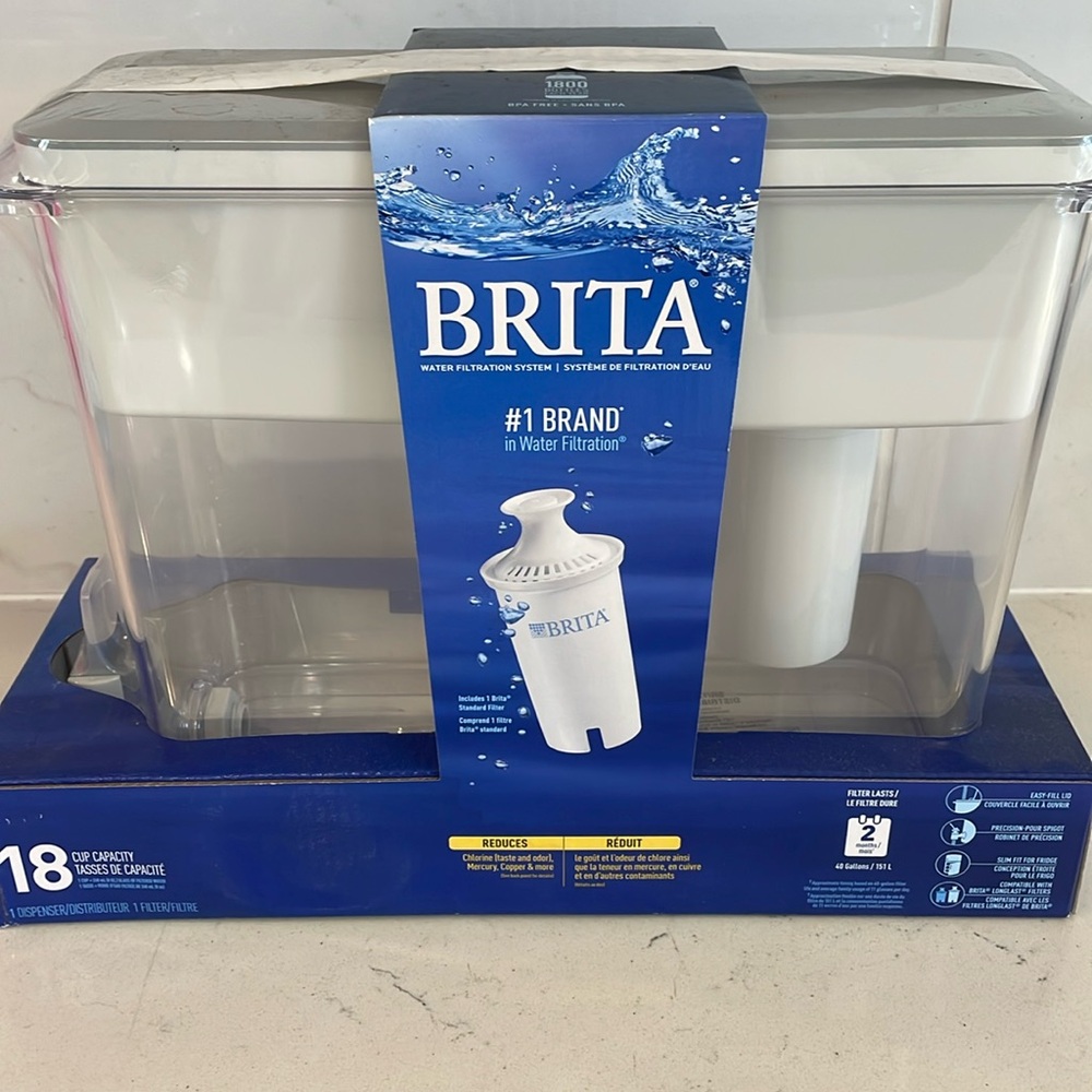 Brita water filtration BRAND NEW 18 cup capacity